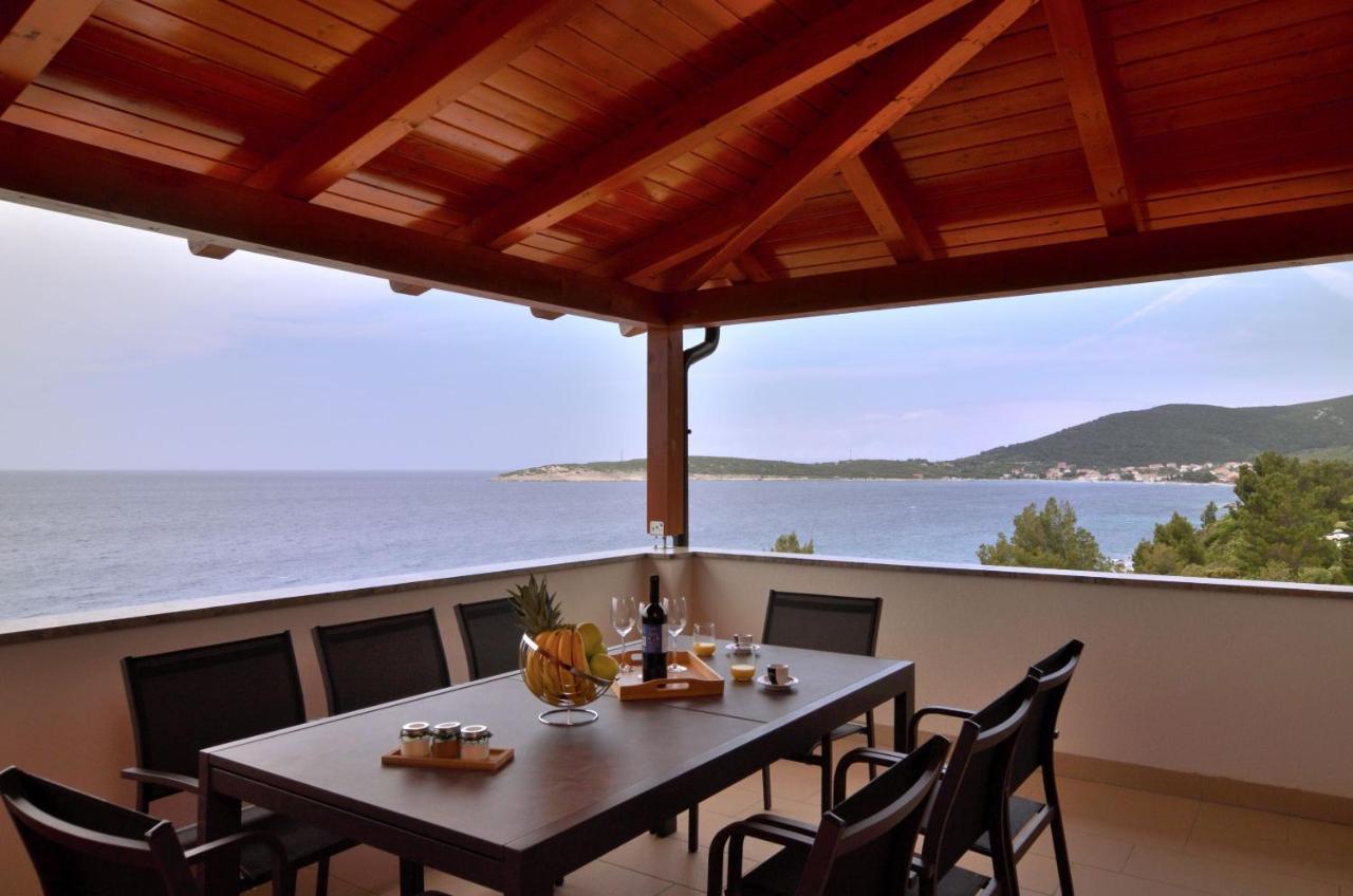 Apartments Villa Sofia Мартиншчица Экстерьер фото
