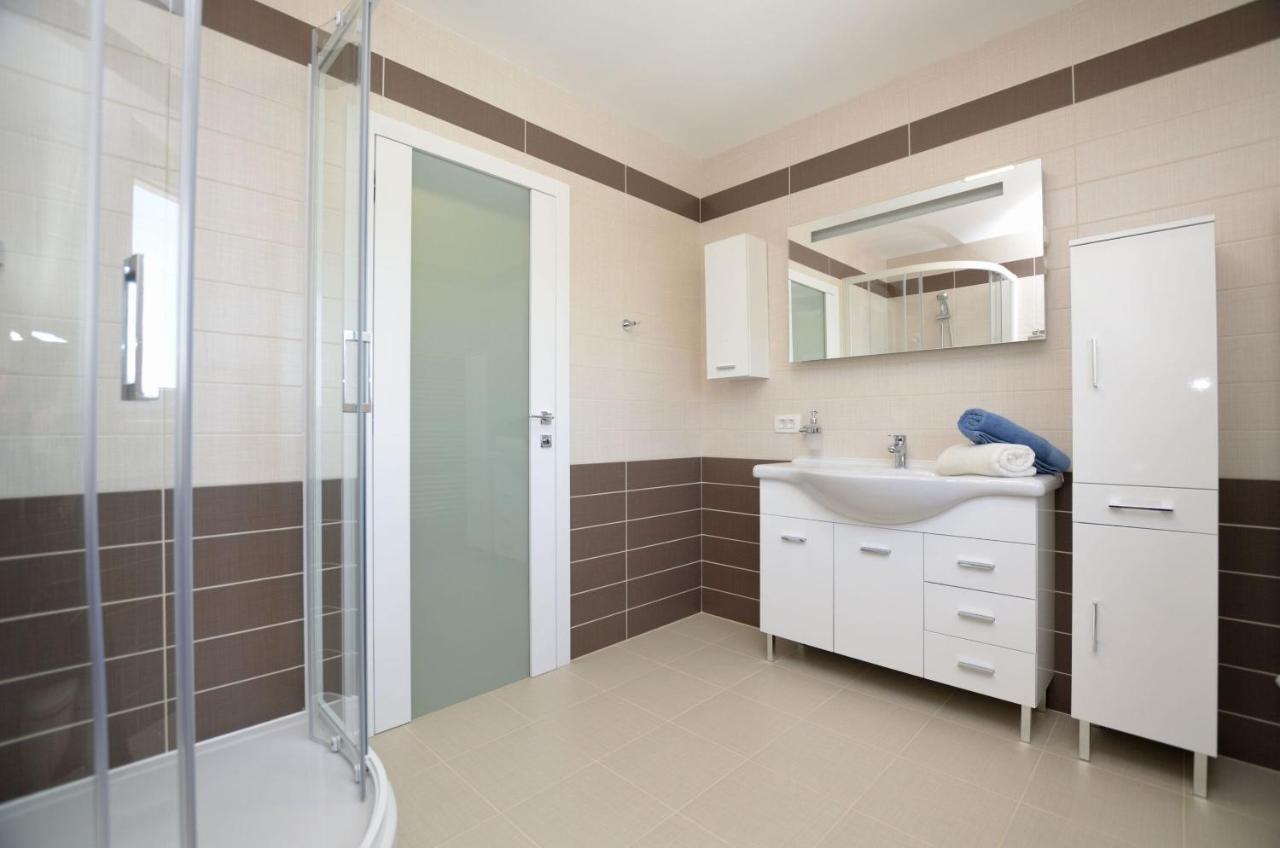 Apartments Villa Sofia Мартиншчица Экстерьер фото