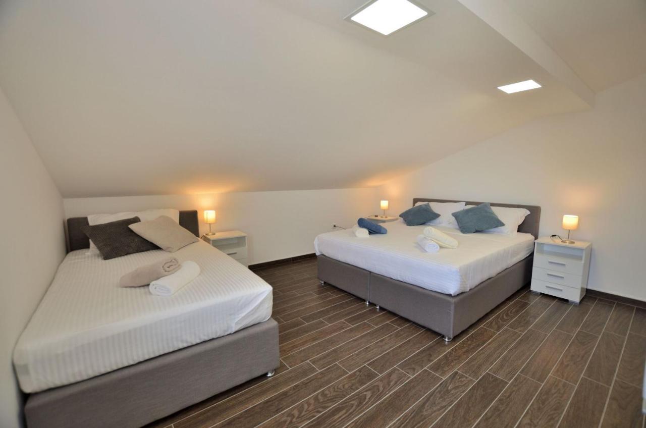 Apartments Villa Sofia Мартиншчица Экстерьер фото