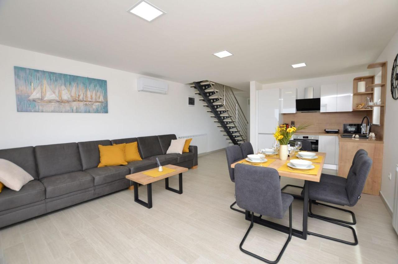 Apartments Villa Sofia Мартиншчица Экстерьер фото